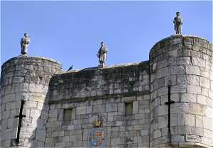 Picture of the statues on the top of Bootham Bar York.